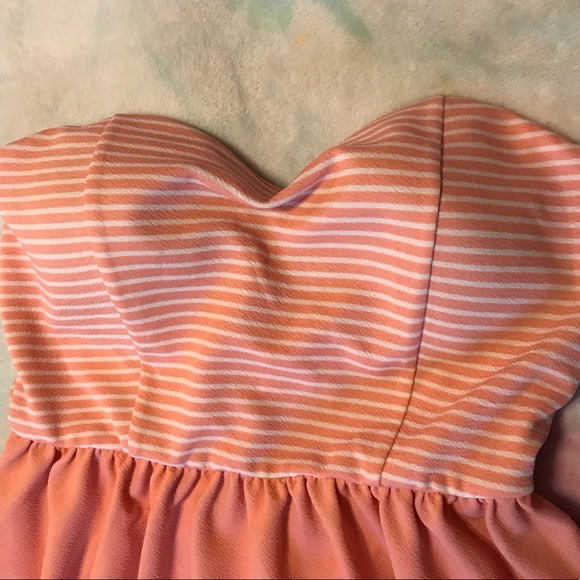 💋 Pink and White Halter Mini Dress with lots of flow 💋 - Picture 4 of 5